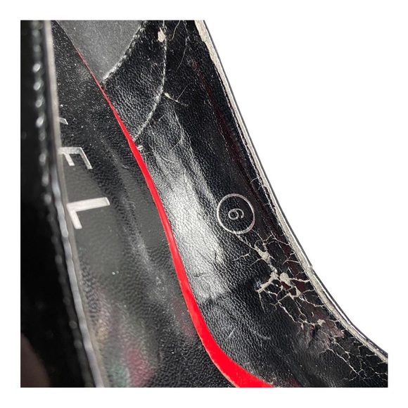 Black Red and Gold patent faux leather y2k Heels
Vintage heel
Ravel Size UK 6 - Picture 4 of 4